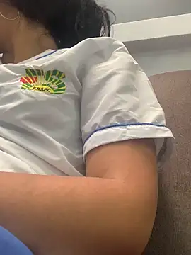 Larabrooks online show from October 17, 2025, 6:21 pm