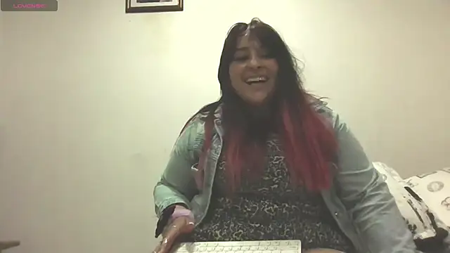 amydeepqueen online show from February 26, 2025, 11:00 am