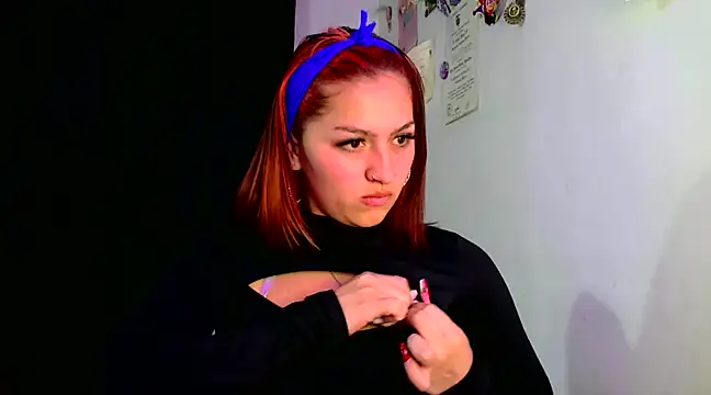 lucycherry   online show from February 5, 2025, 1:15 am