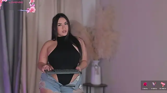 Snapshot of lynda_west chatting on September 19, 2025, 4:49 am lynda west online show from September 19, 2025, 4:49 am