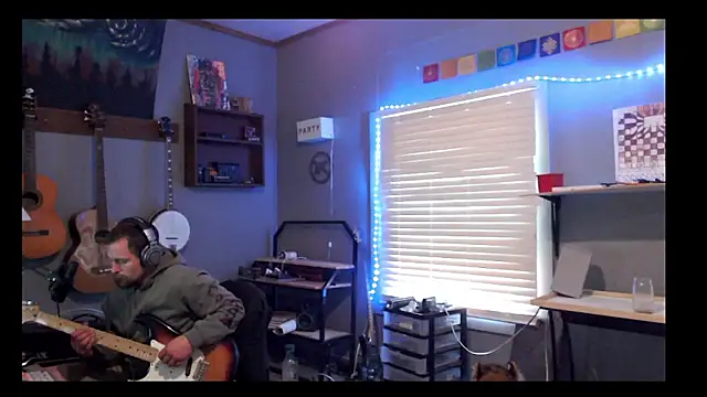 Snapshot of itsjameswebbscope chatting on May 18, 2026, 7:07 pm itsjameswebbscope online show from May 18, 2026, 7:07 pm