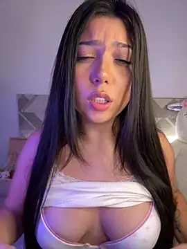 Snapshot of Maii_chan chatting on December 15, 2025, 5:02 am Maii chan online show from December 15, 2025, 5:02 am