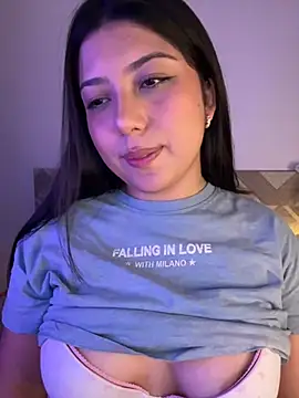 Snapshot of Maii_chan chatting on February 5, 2026, 8:21 am Maii chan online show from February 5, 2026, 8:21 am