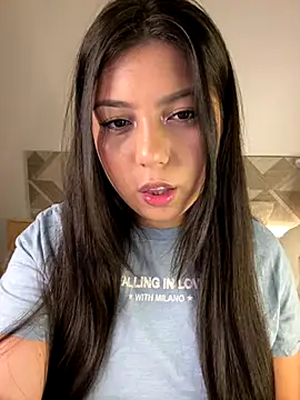 Snapshot of Maii_chan chatting on October 10, 2025, 5:52 am Maii chan online show from October 10, 2025, 5:52 am