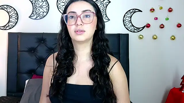 EvoletFMK online show from November 28, 2025, 4:29 pm