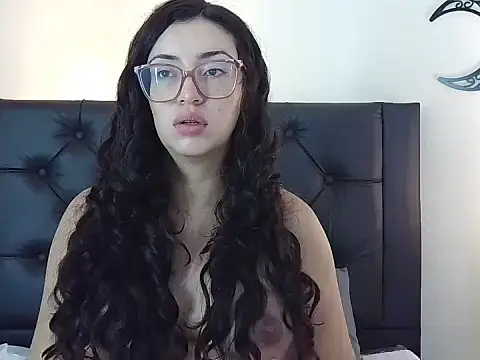 EvoletFMK online show from April 18, 2026, 7:07 pm