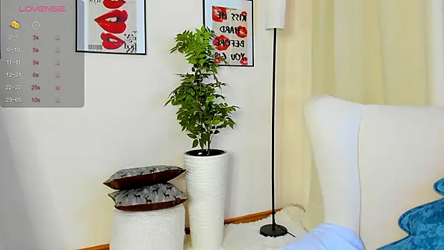 VanessaSmuth online show from December 20, 2025, 2:25 am