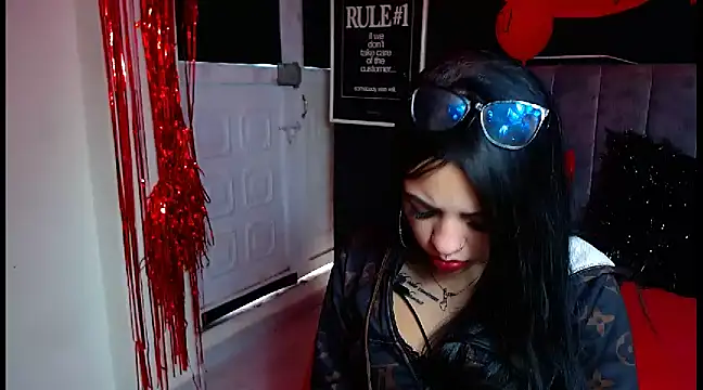 Violettasquirt online show from March 20, 2025, 3:14 pm