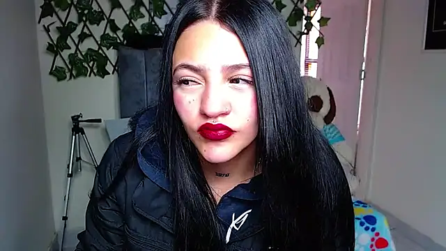 Violettasquirt online show from July 9, 2026, 1:32 pm