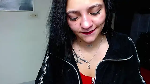 Violettasquirt online show from February 14, 2026, 1:44 pm