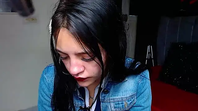 Violettasquirt online show from February 13, 2026, 1:44 pm