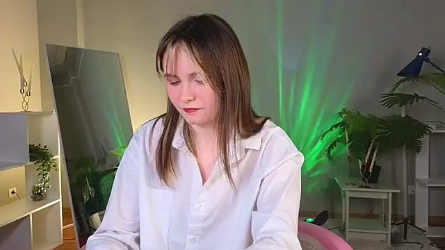 CiriRianonn online show from November 26, 2025, 4:23 am