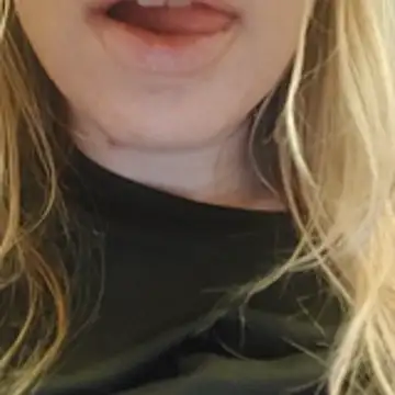 Linda 999 online show from November 16, 2025, 11:41 pm