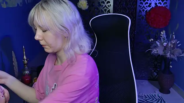 NancyMartinez online show from March 19, 2025, 5:08 am