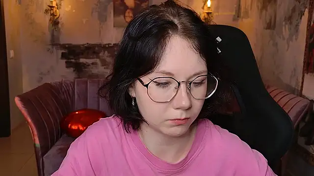 NancyMartinez online show from October 16, 2025, 9:06 am