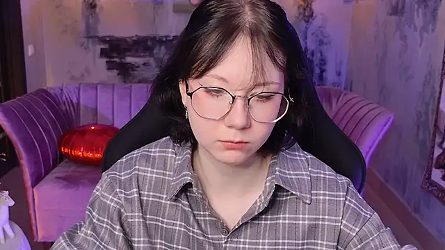 NancyMartinez online show from October 17, 2025, 9:12 am