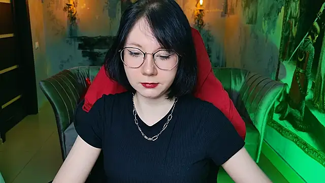 NancyMartinez online show from October 15, 2025, 9:06 am