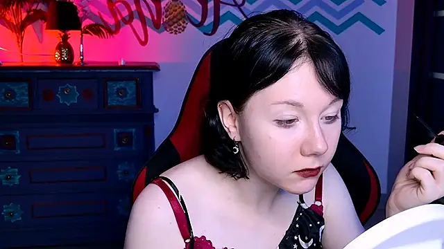 NancyMartinez online show from October 4, 2025, 9:11 am