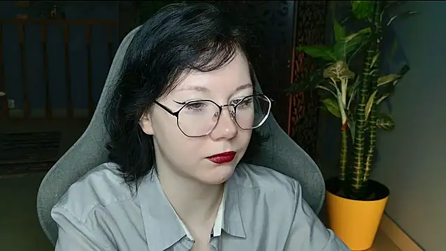 NancyMartinez online show from November 5, 2025, 9:12 am