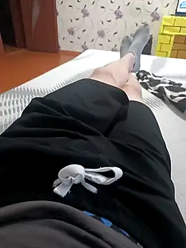 red red00 online show from February 9, 2025, 2:07 pm