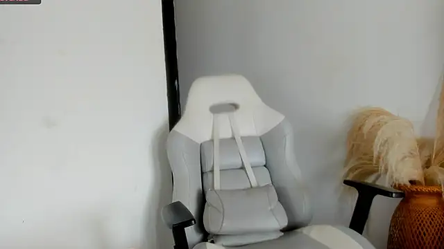 -Sofii  online show from February 14, 2025, 7:12 pm