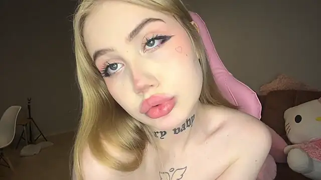 hanna cry baby online show from March 21, 2025, 4:51 pm