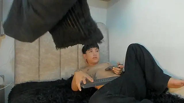 blue baby20 online show from April 5, 2026, 5:58 am