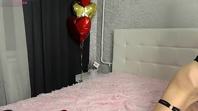 Snapshot of -Sacura- chatting on February 8, 2025, 7:05 pm -Sacura- online show from February 8, 2025, 7:05 pm