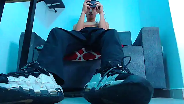 mastersmits online show from November 12, 2025, 2:26 am