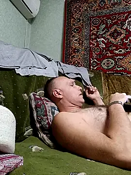 Pineapple04 online show from September 24, 2025, 5:19 pm