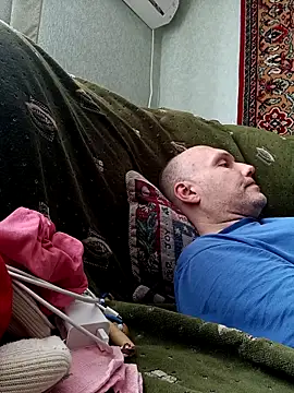 Pineapple04 online show from April 19, 2026, 8:15 am