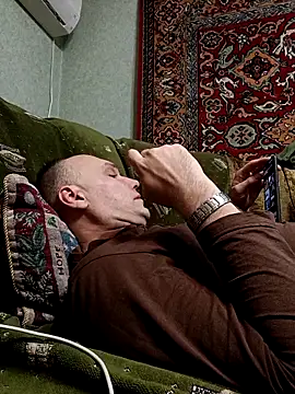 Pineapple04 online show from December 20, 2025, 8:22 pm