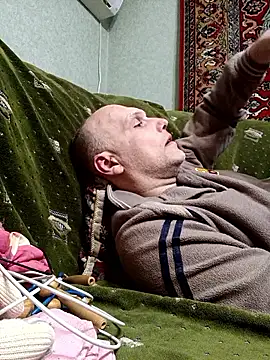 Pineapple04 online show from April 18, 2026, 5:59 pm