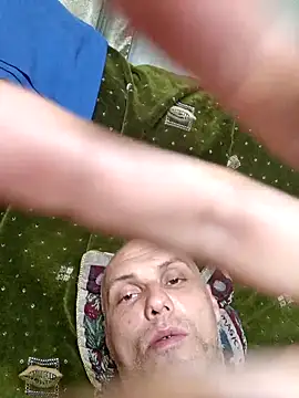 Pineapple04 online show from October 27, 2025, 6:53 pm