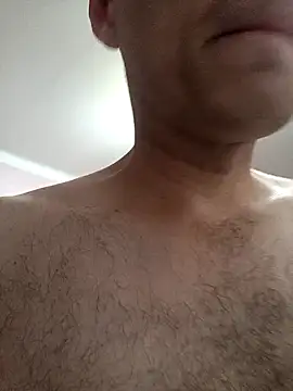 Pineapple04 online show from September 17, 2025, 4:42 pm