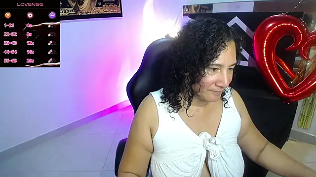 sussy lee  online show from February 21, 2025, 10:37 pm