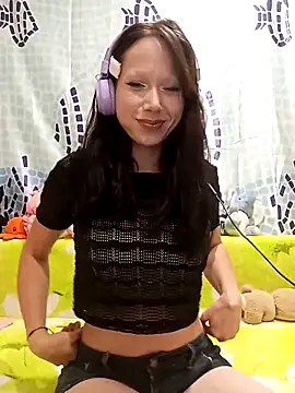 SashaGrinch online show from October 5, 2025, 4:42 pm