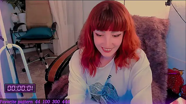 Snapshot of Toxic_Ellies chatting on May 12, 2026, 2:45 pm Toxic Ellies online show from May 12, 2026, 2:45 pm