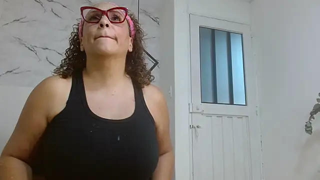 EvaMills1 online show from October 26, 2025, 5:13 pm