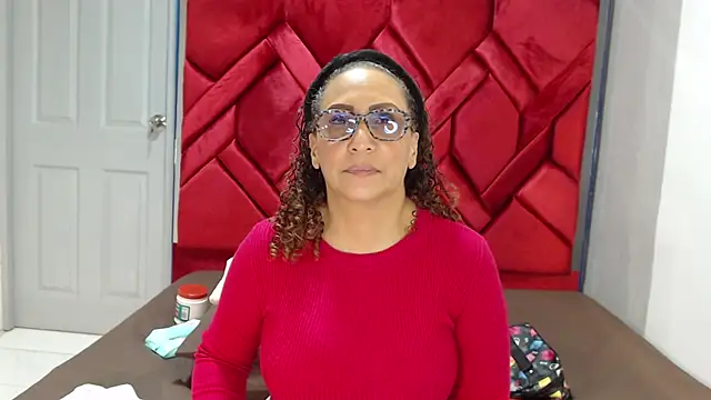 EvaMills1 online show from February 24, 2025, 7:52 pm