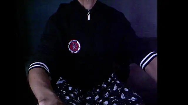 20vEEr online show from October 21, 2025, 10:42 pm