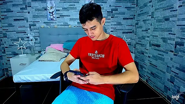 ADAM HOT online show from September 15, 2025, 9:04 pm