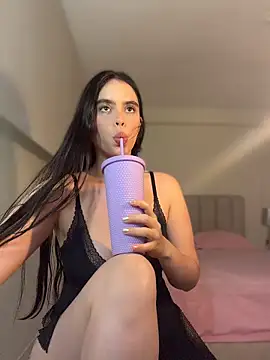Snapshot of Mavi_Coless chatting on June 27, 2026, 1:33 am Mavi Coless online show from June 27, 2026, 1:33 am