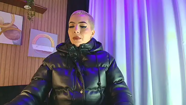 Camila Chainn online show from November 20, 2025, 5:19 am