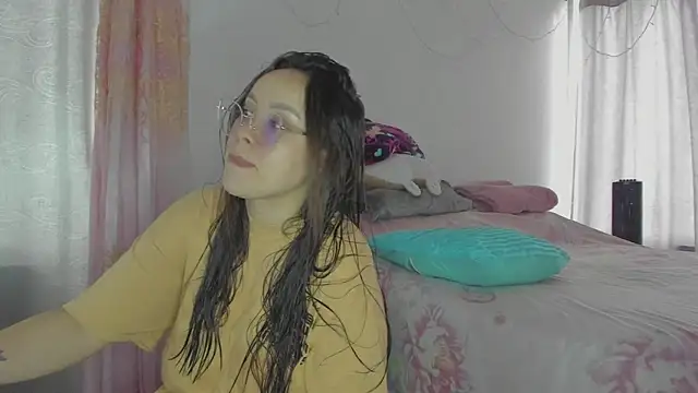 HARLEYNAPIER online show from July 12, 2026, 8:09 pm
