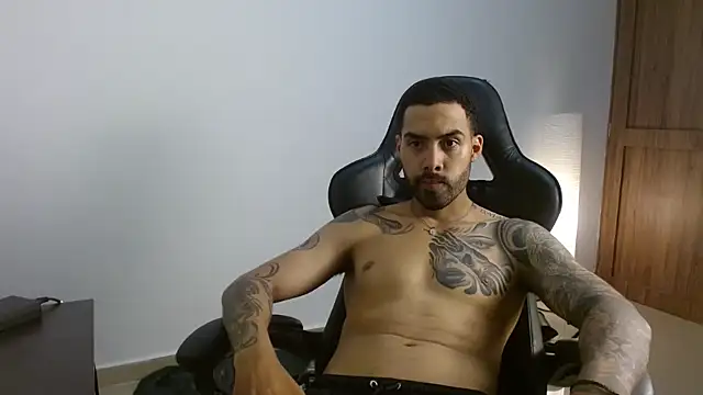 Hendry  online show from April 28, 2026, 10:36 pm