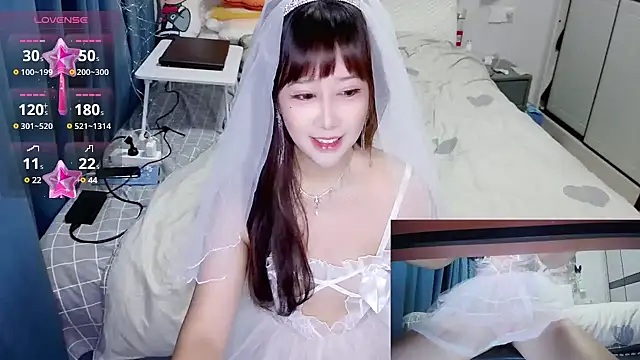 Angelababy001 online show from December 4, 2024, 12:30 pm