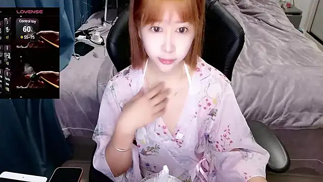 Angelababy001 online show from January 18, 2025, 8:09 pm