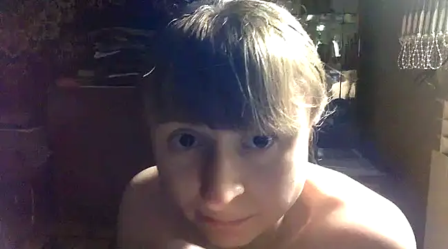 KlavdiaPetrivna online show from January 26, 2025, 8:02 pm