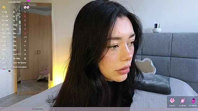 Soffimoon  online show from February 17, 2026, 9:45 pm